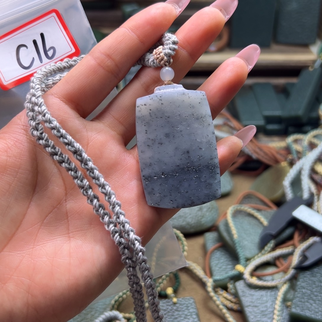 和田玉（糖玉）未镶嵌颈饰