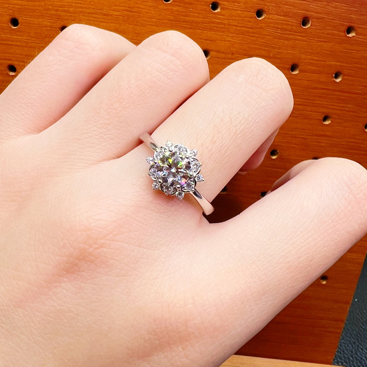 925银戒指 S925银【花海】1克拉女士戒指精致小众轻奢经典款