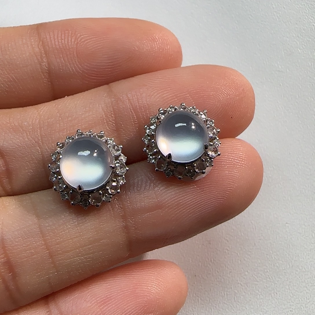 翡翠18K金镶嵌耳钉蛋面