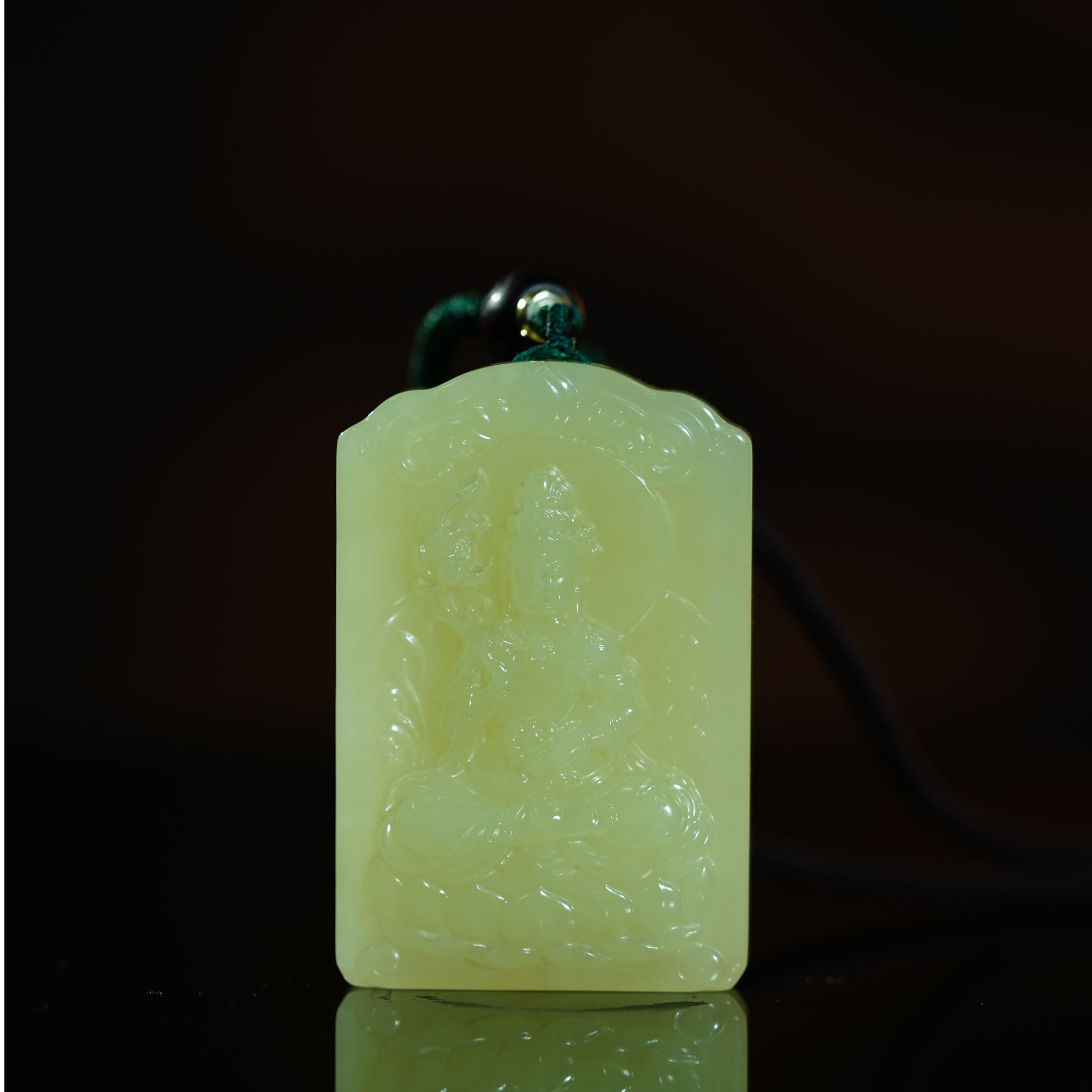 和田玉若羌柠檬黄玉观音挂牌  45.7g L251115005