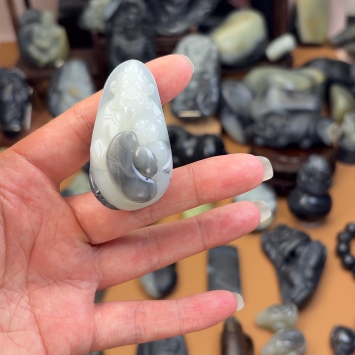 锐***清和田玉未镶嵌颈饰