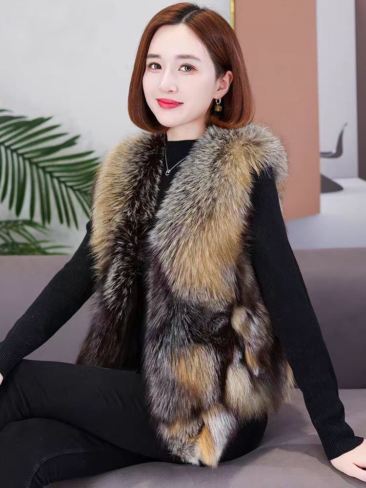 2025年新款秋冬皮草马甲女小款年轻款短款狐狸毛背心真毛皮毛一体