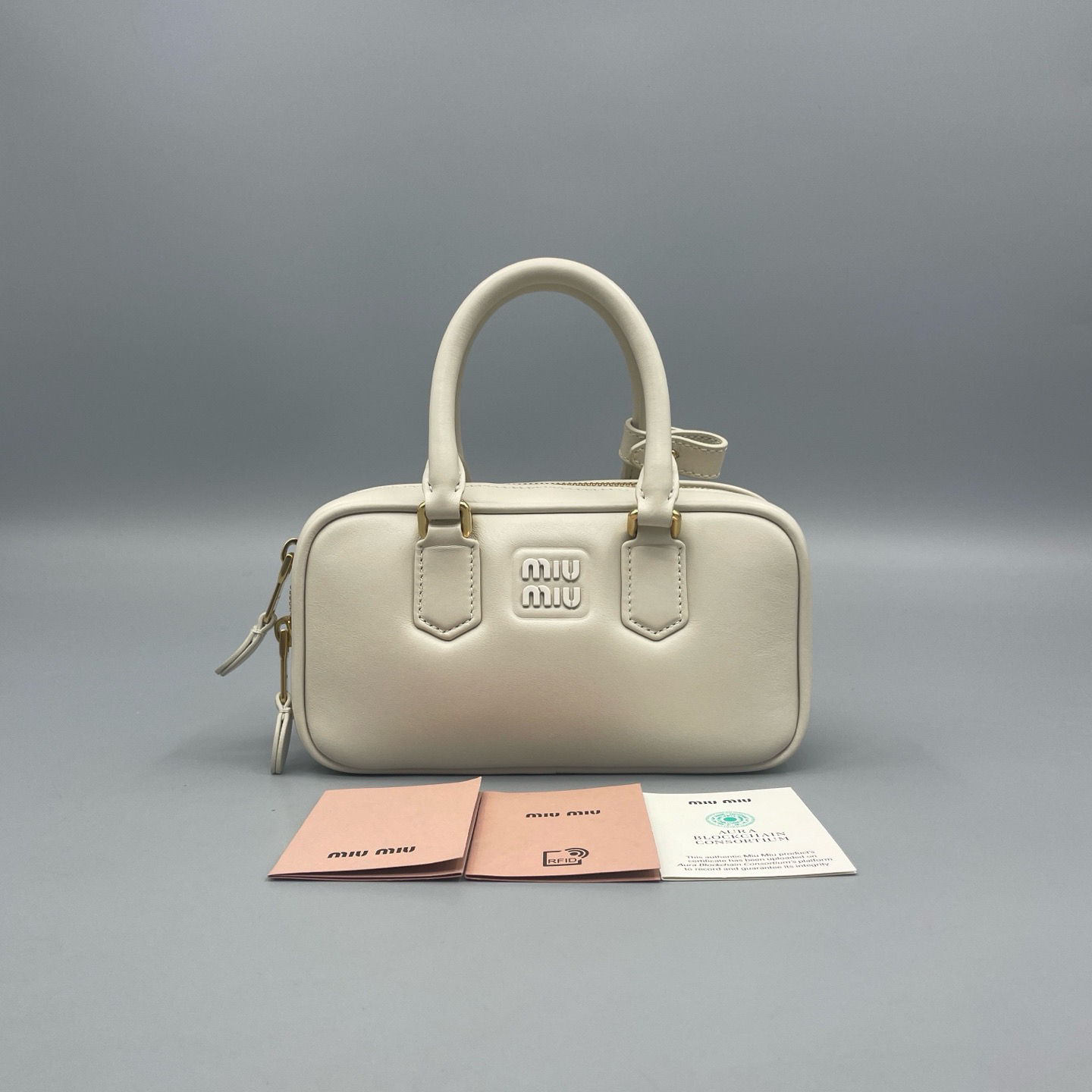 95新 MIU MIU/缪缪 mini保龄球包手提斜挎包肩带遗失 20*11 A3636