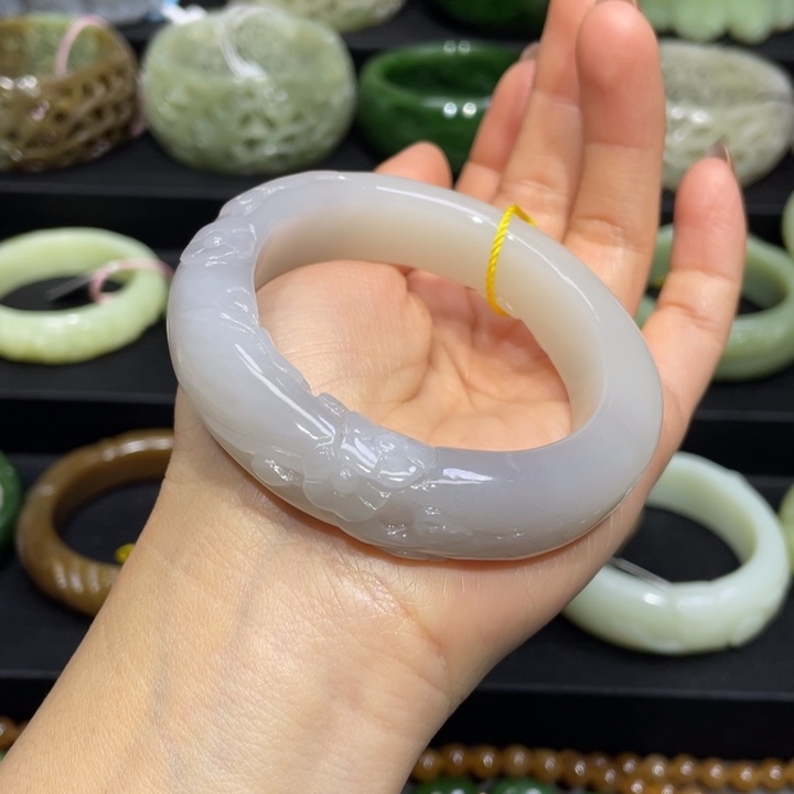 和田玉手镯53+圈口 编号21未镶嵌?****?