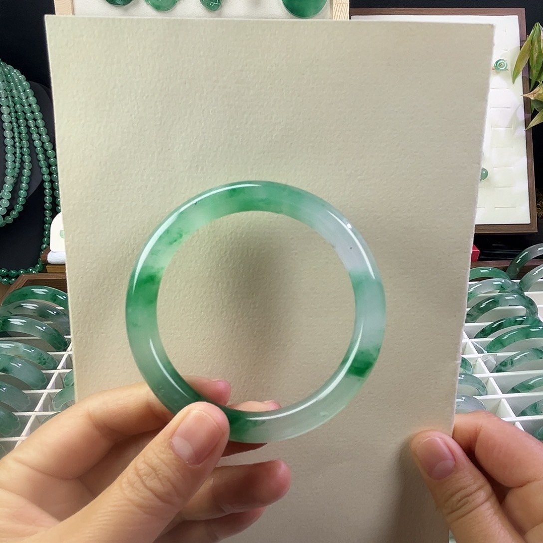 石英质玉未镶嵌手镯56.6