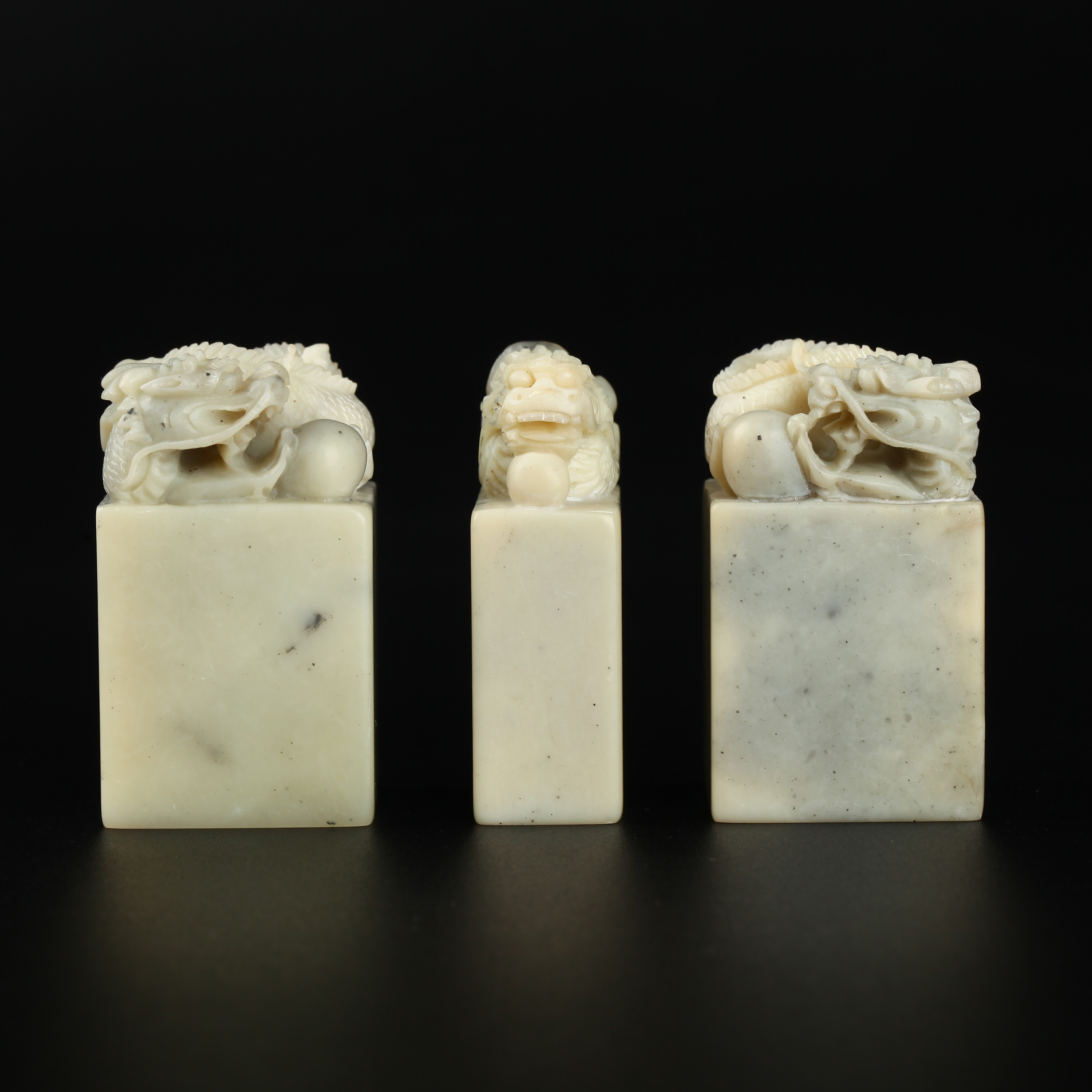 18445、当代 海外回流芙蓉龙钮三联章【宣德184拍卖】