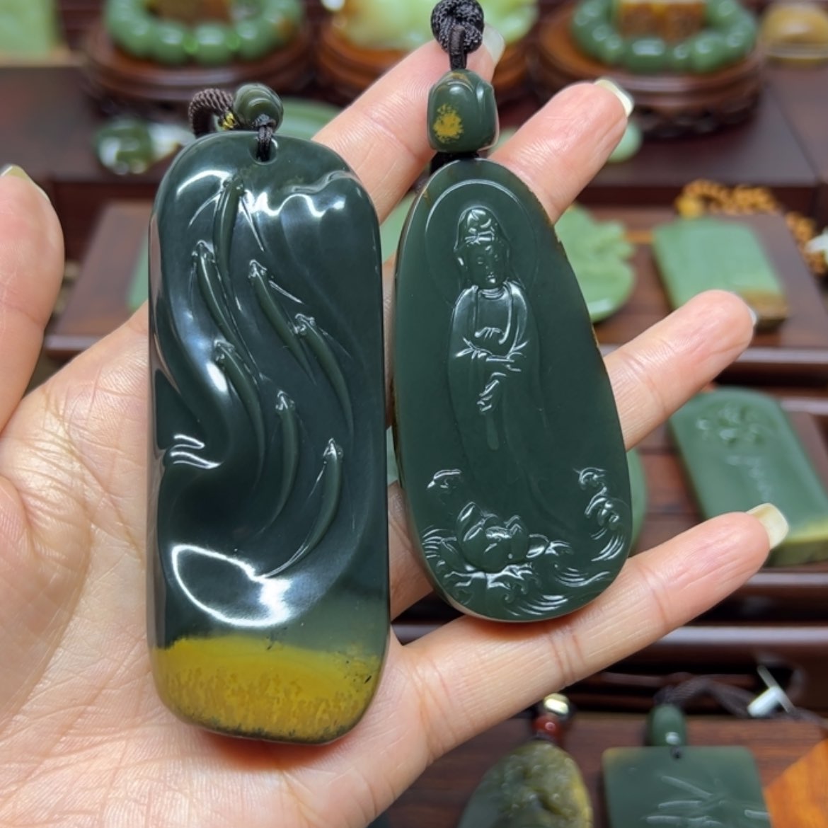 【闪购商品】颈饰未镶嵌岫岩河磨玉（透闪石质玉）一****草