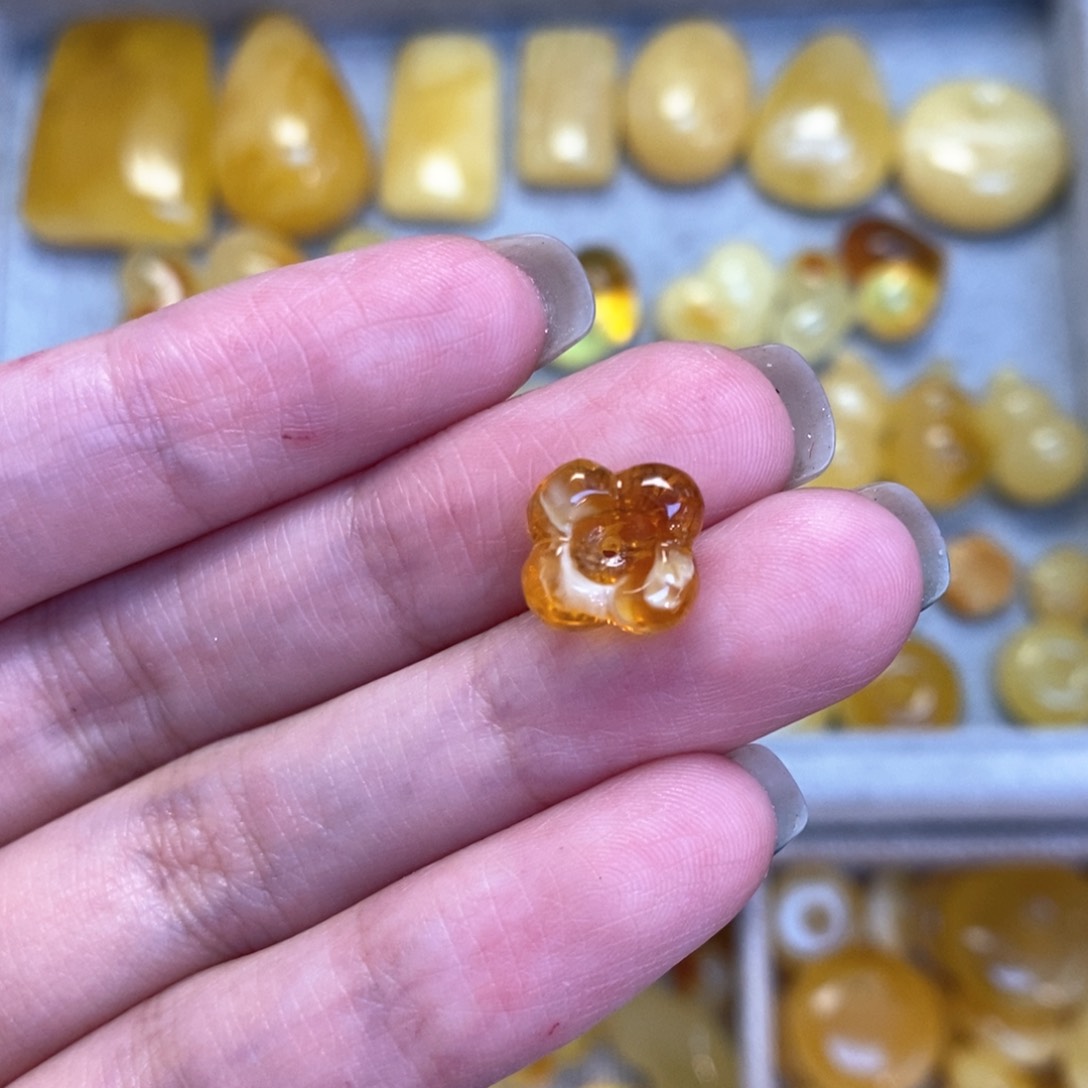 蜜蜡颈饰未镶嵌桂花