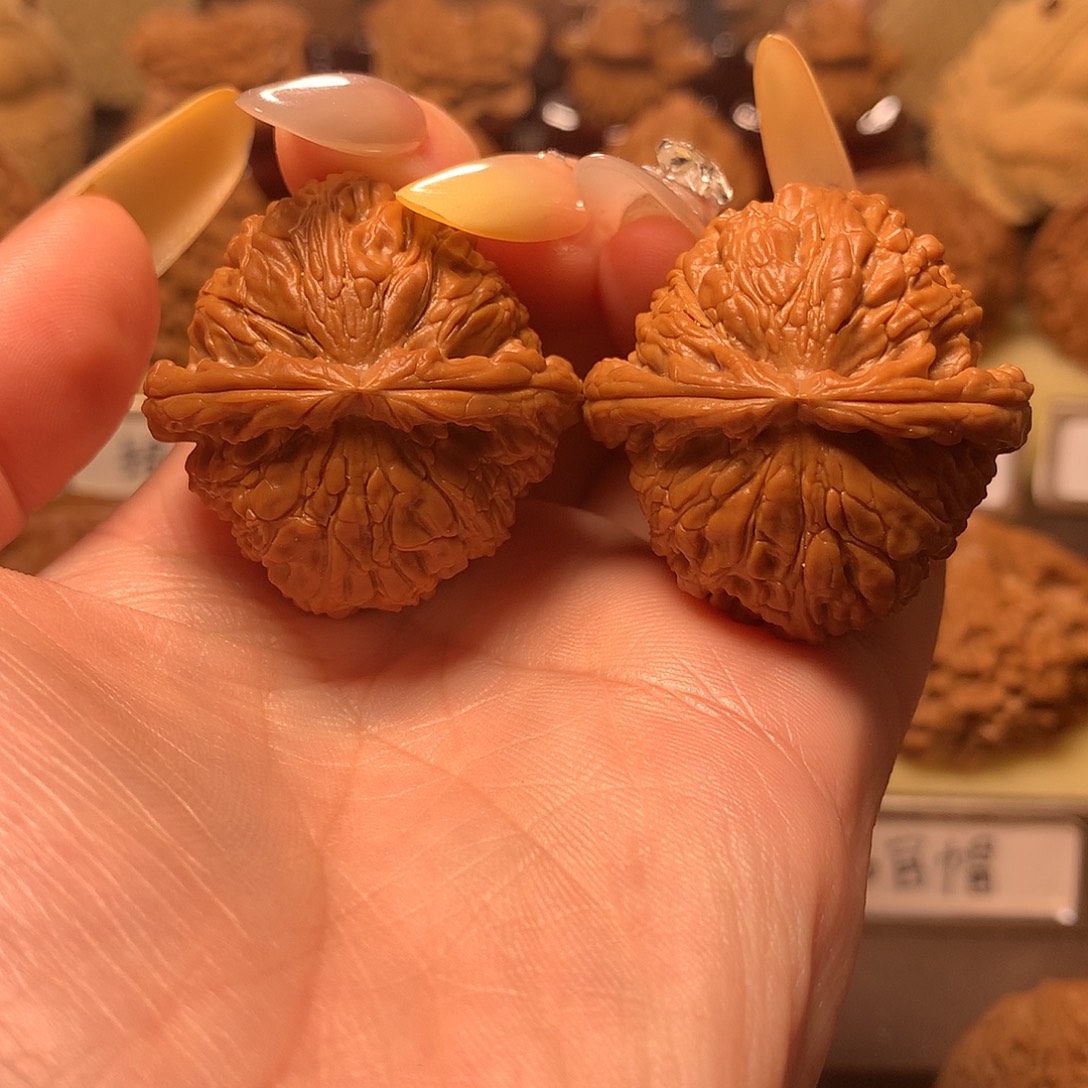 文玩核桃吊坠白狮子手念35全品精品