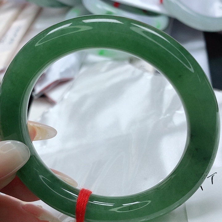 翡翠手镯未镶嵌缅甸天然A货翡翠