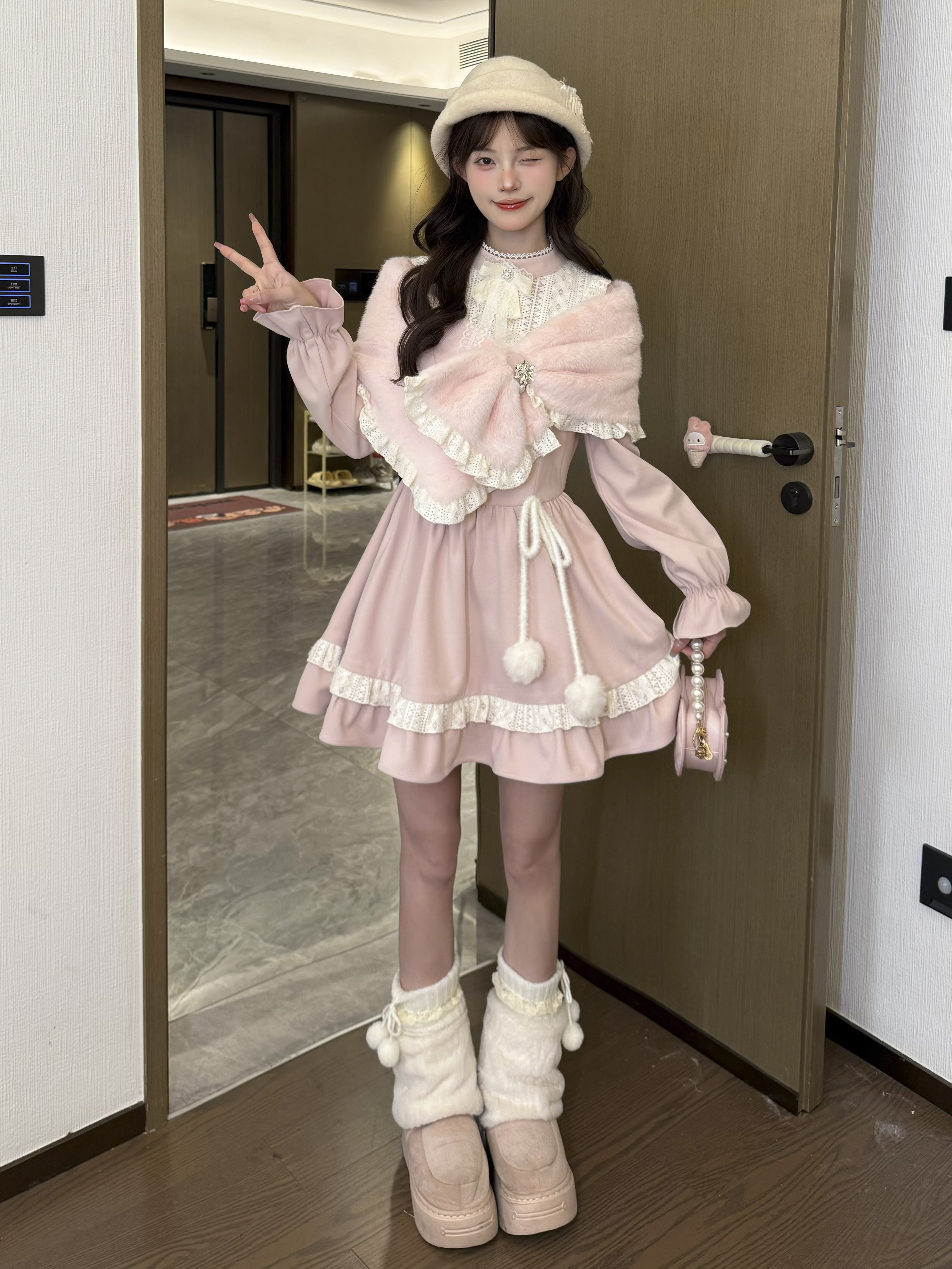 桔梗house 月光甜心 甜美千金风蕾丝拼接温柔风连衣裙毛绒披肩