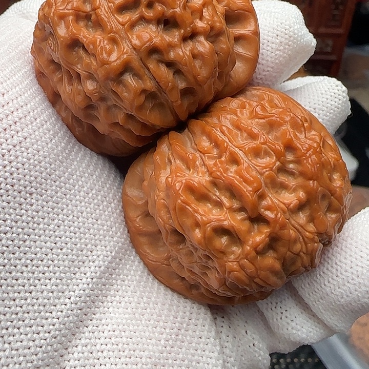 文玩核桃吊坠血麒麟44