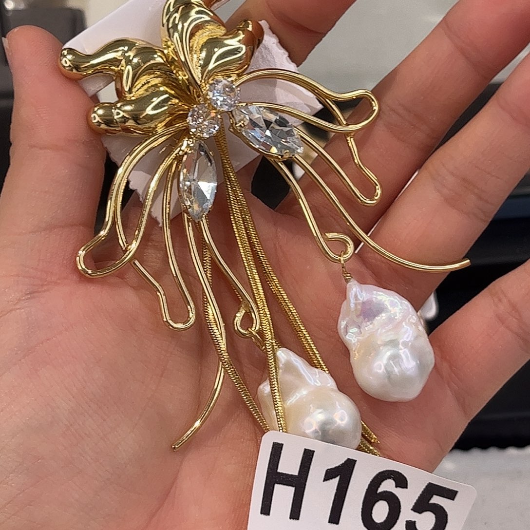 合金耳饰淡水珍珠