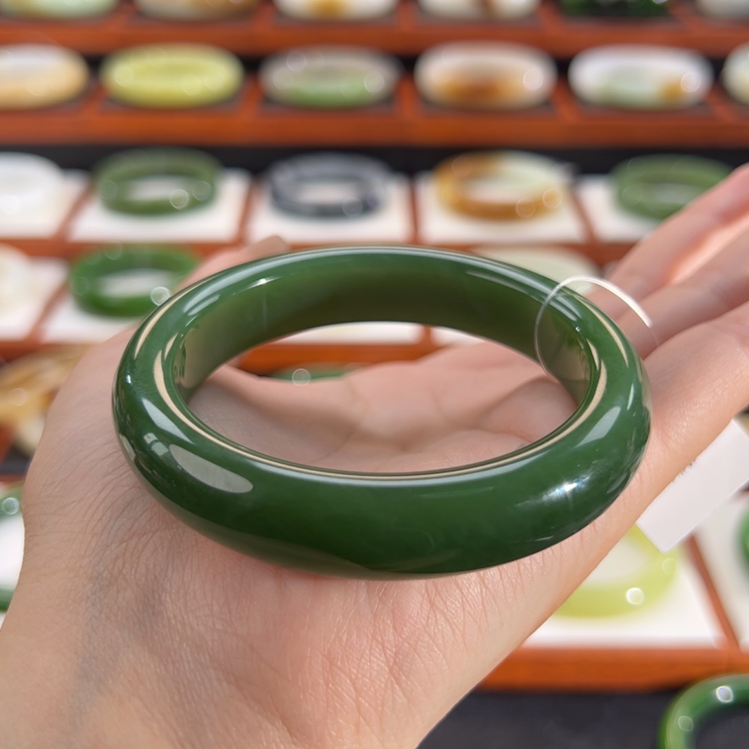 和田玉（碧玉）手镯未镶嵌