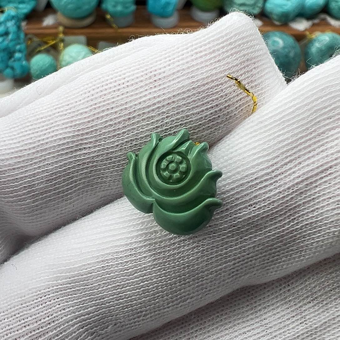 绿松石配饰未镶嵌