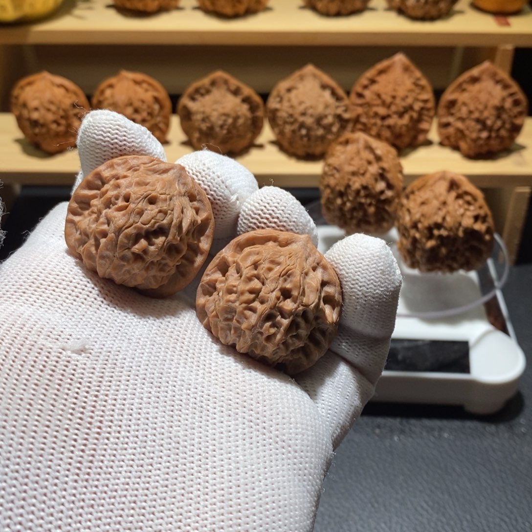 猫***李文玩核桃把件0229野娃娃33（全）