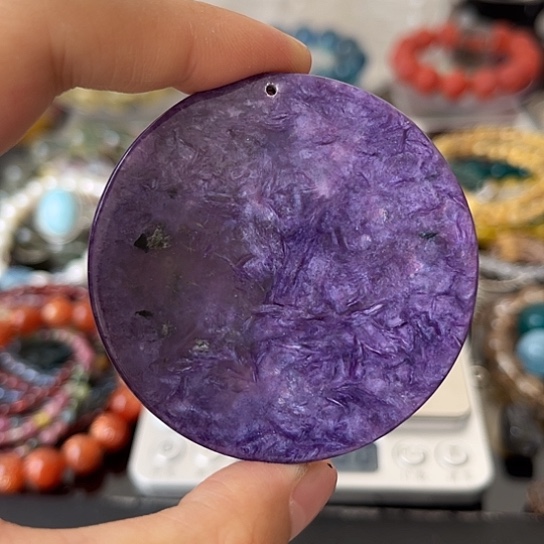 查罗石颈饰未镶嵌矿坑