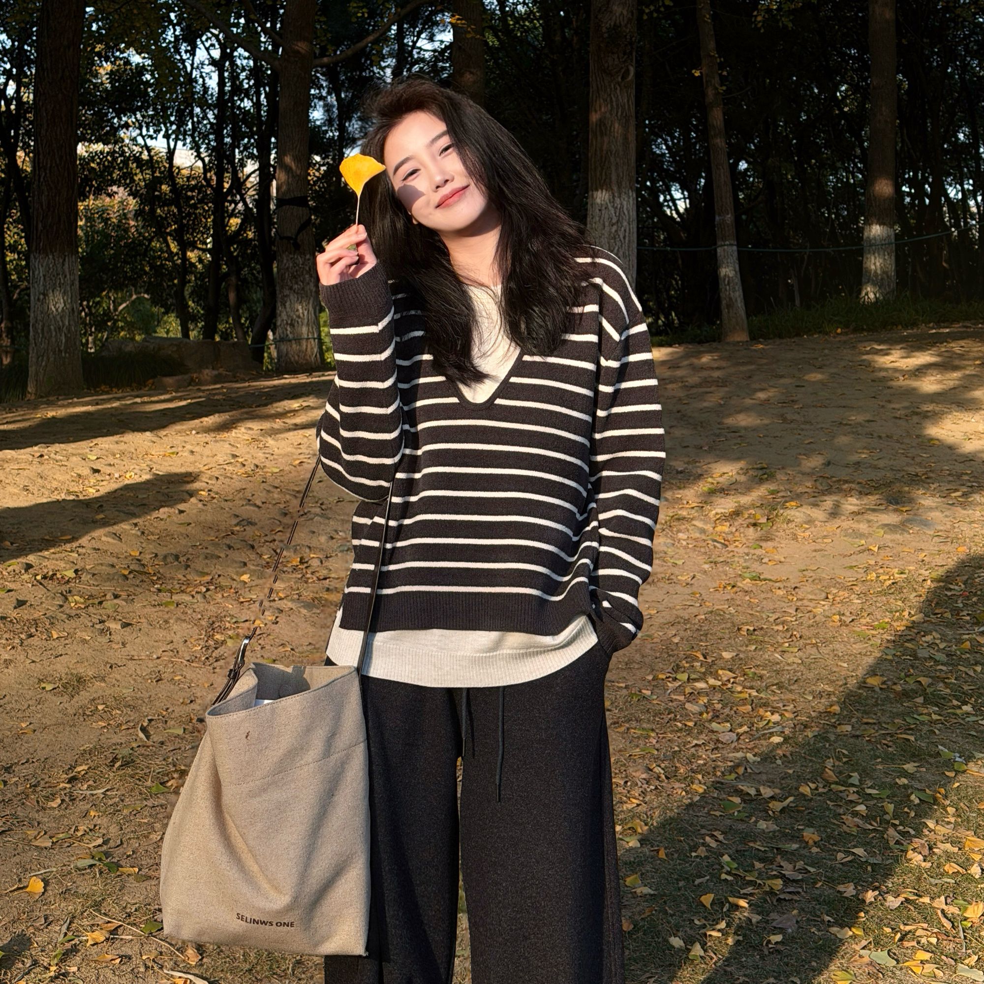 秋冬小众设计感时尚百搭气质舒适撞色条纹针织毛衫-HD2581083