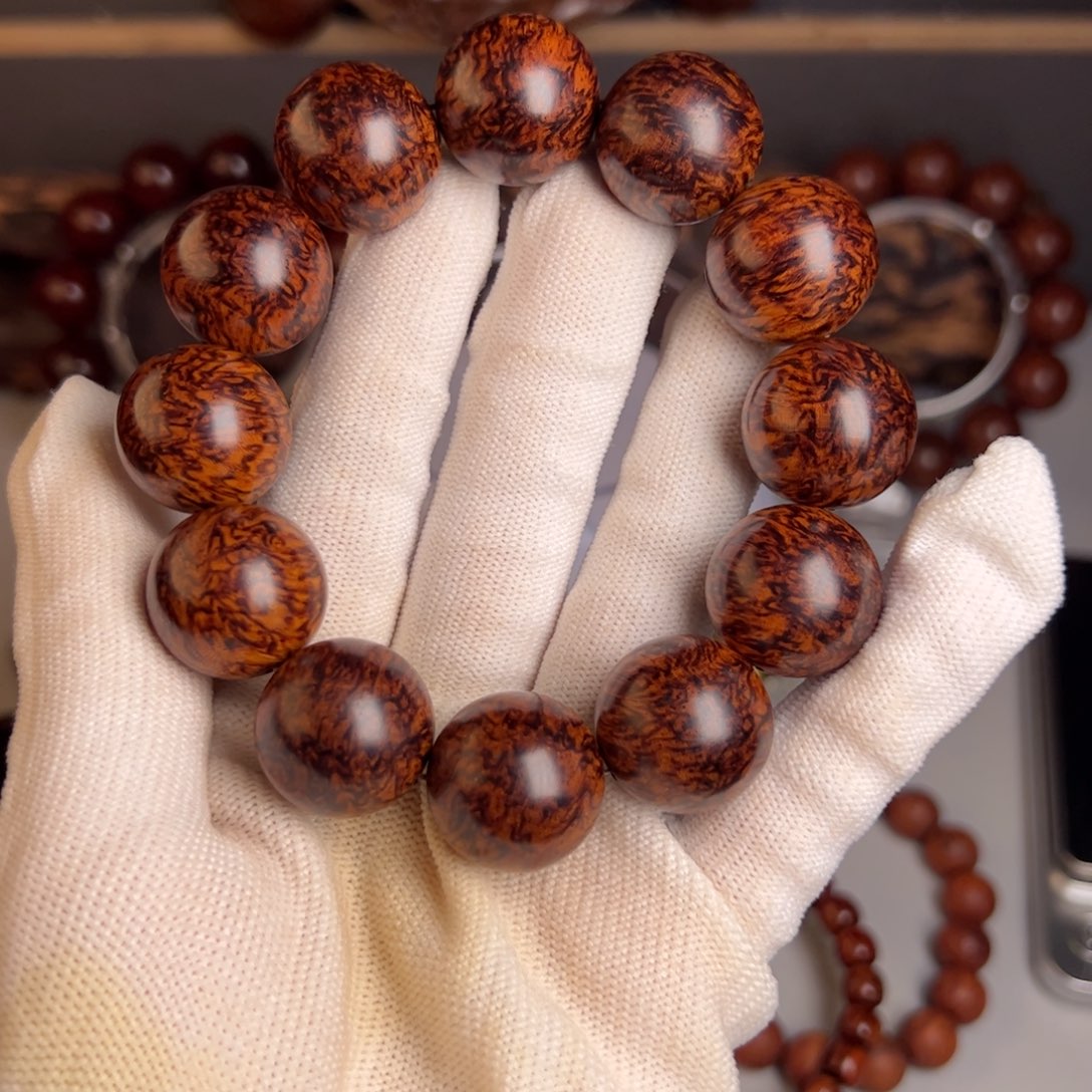 花梨木类l****z红降2.0 黄油褶皱水波纹 云端典藏级