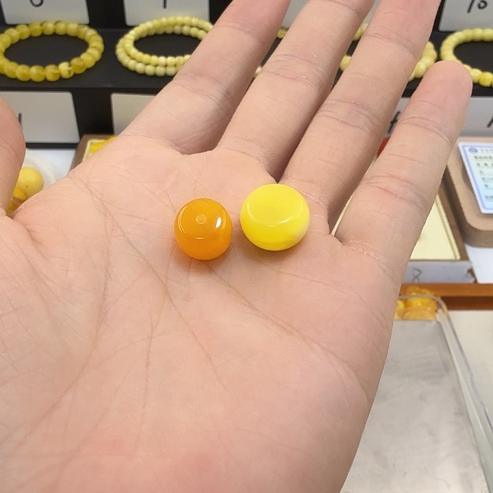 琥珀未镶嵌裸石蜜蜡饼子