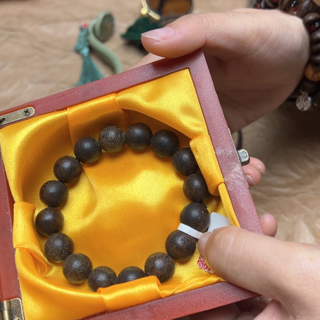 大叶紫檀（黑酸枝木类）