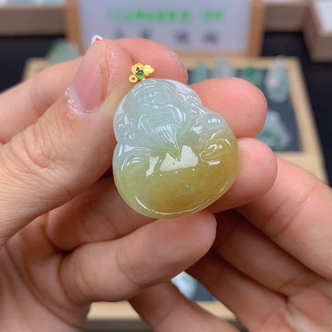 翡翠颈饰18K金镶嵌翡翠