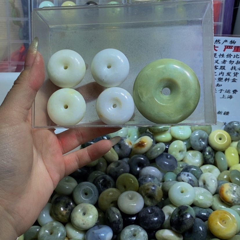 【闪购商品】蛇纹石玉其他未镶嵌40