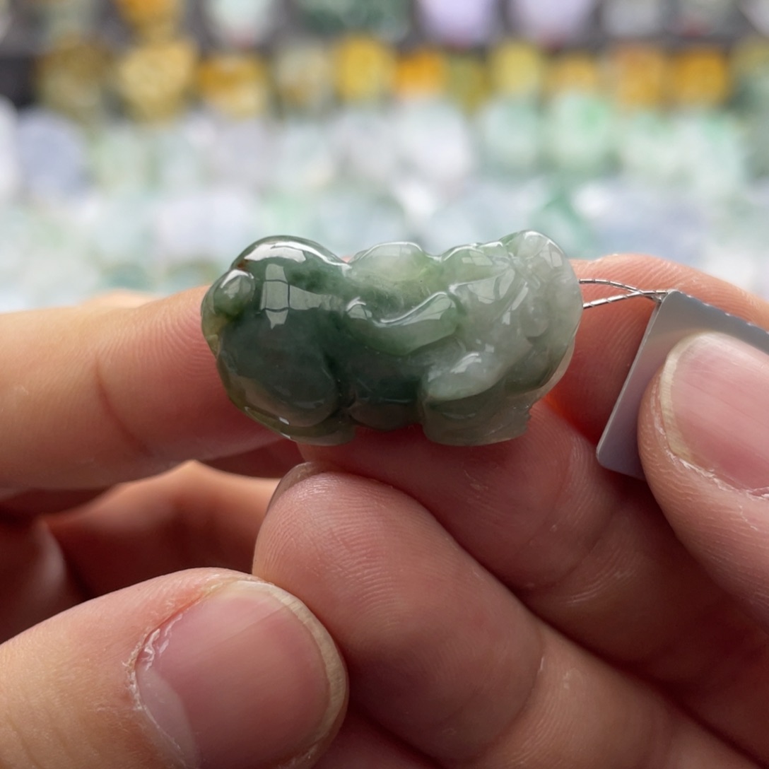 翡翠颈饰未镶嵌貔貅