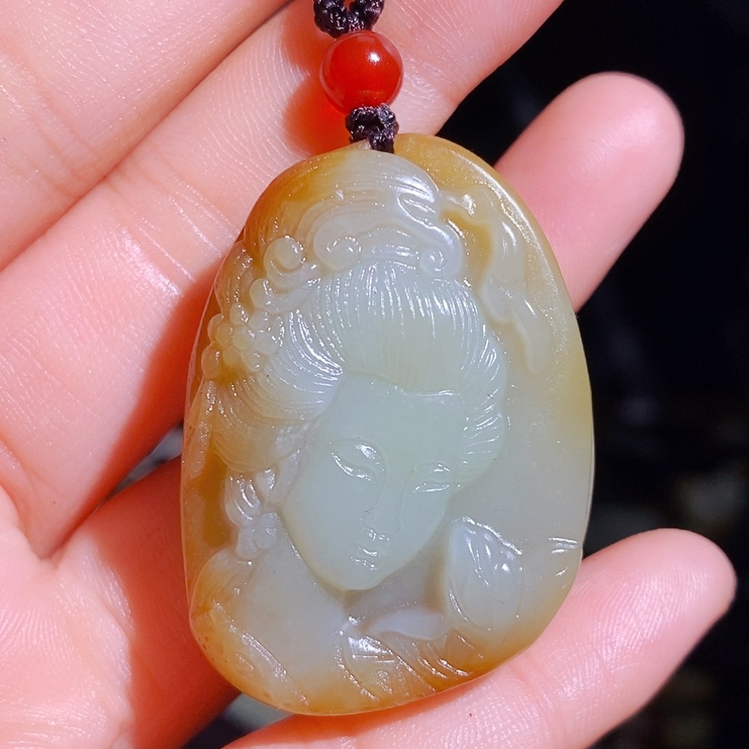 和田玉颈饰未镶嵌