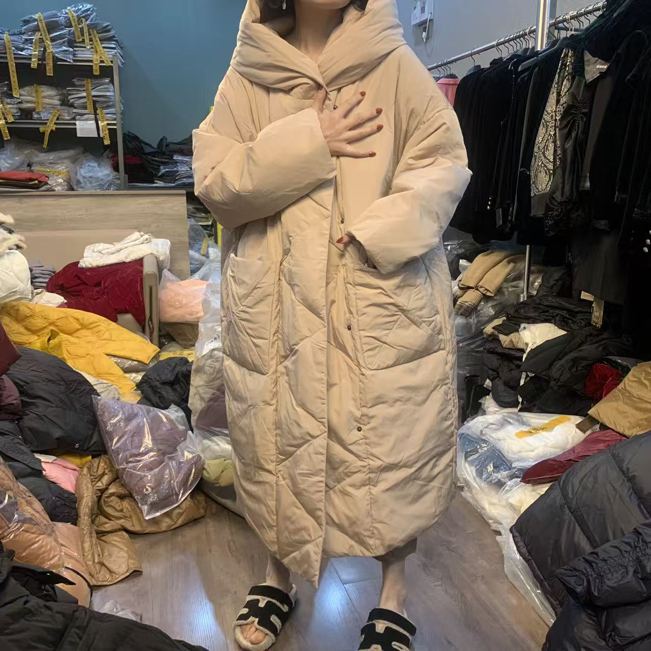 （现货）高品长款帽版后斜叉羽绒服 1221-6