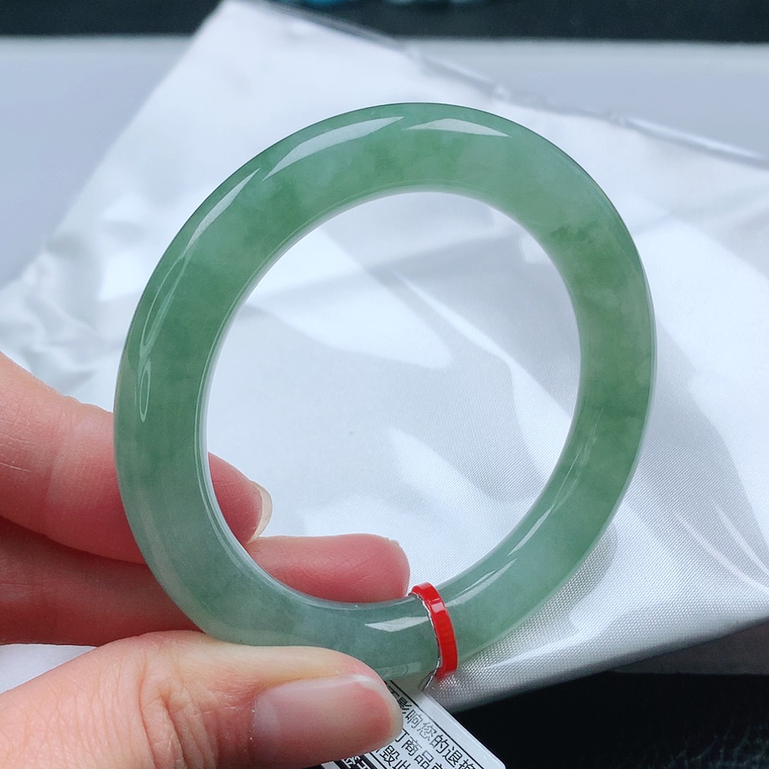 翡翠手镯（圆镯）未镶嵌50➕圆