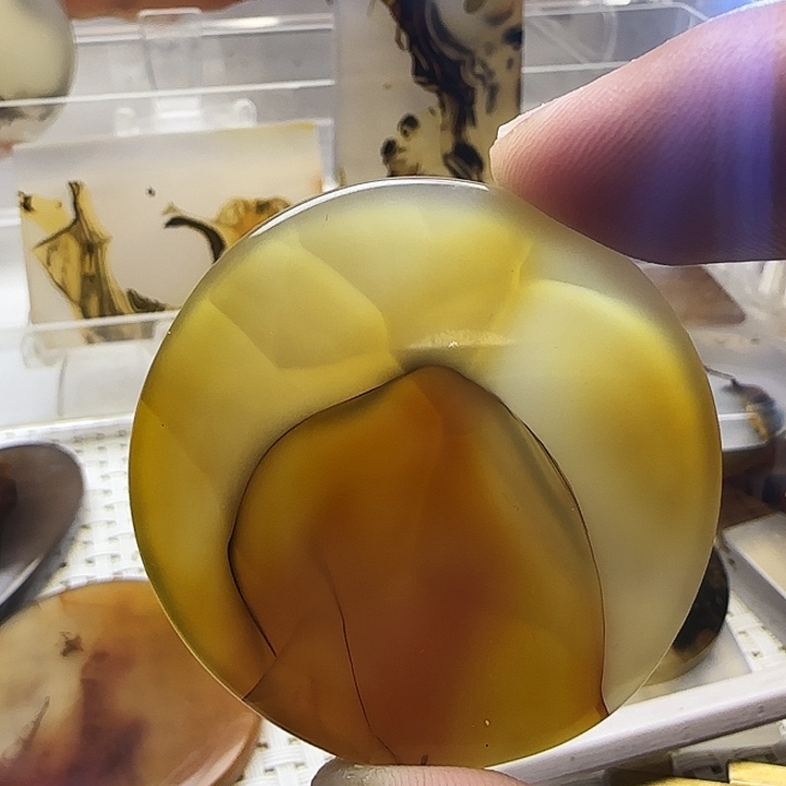 玛瑙/玉髓未镶嵌珠宝奇石