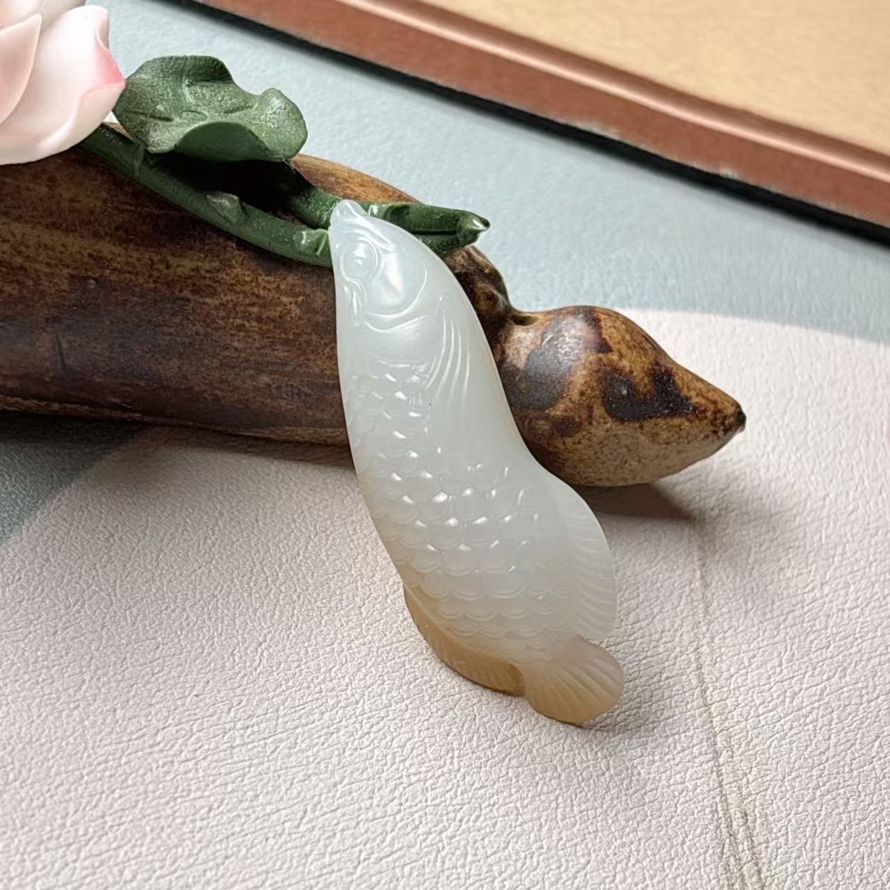 和田白玉鱼手工精雕男女款温润有质感气质百搭时尚精美和田玉