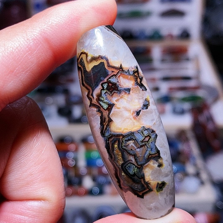 玛瑙吊坠未镶嵌…