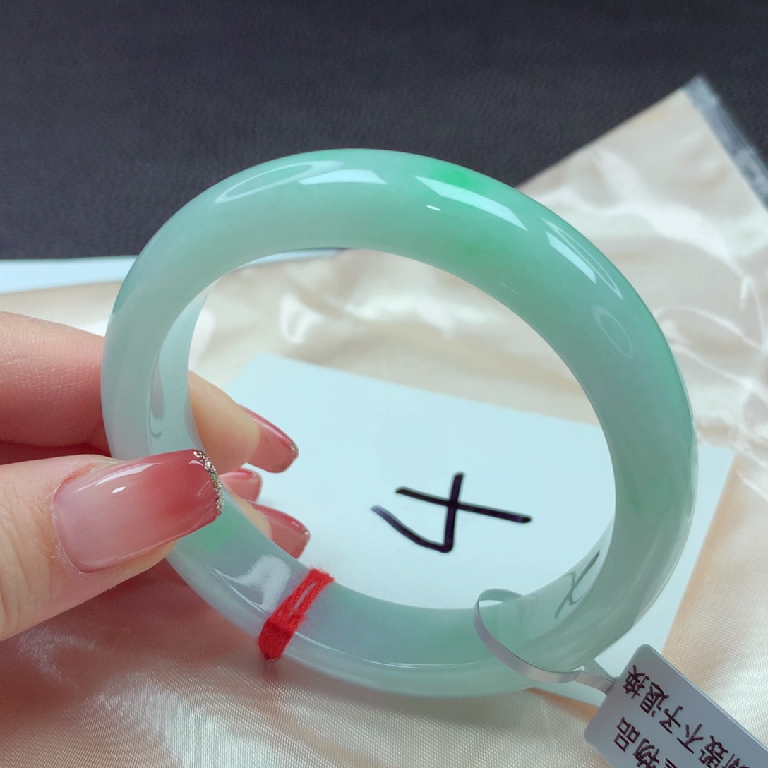 翡翠手镯未镶嵌手镯56