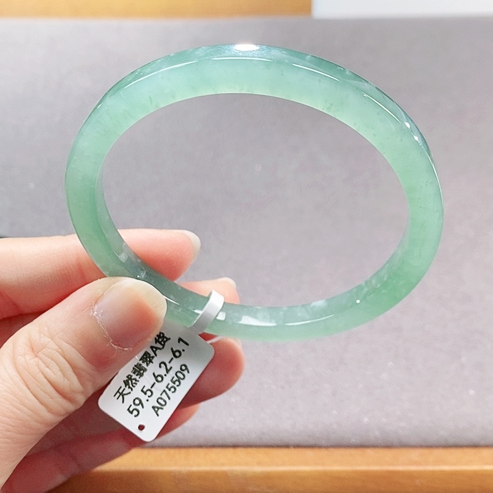 【闪购商品】翡翠手镯（圆镯）未镶嵌