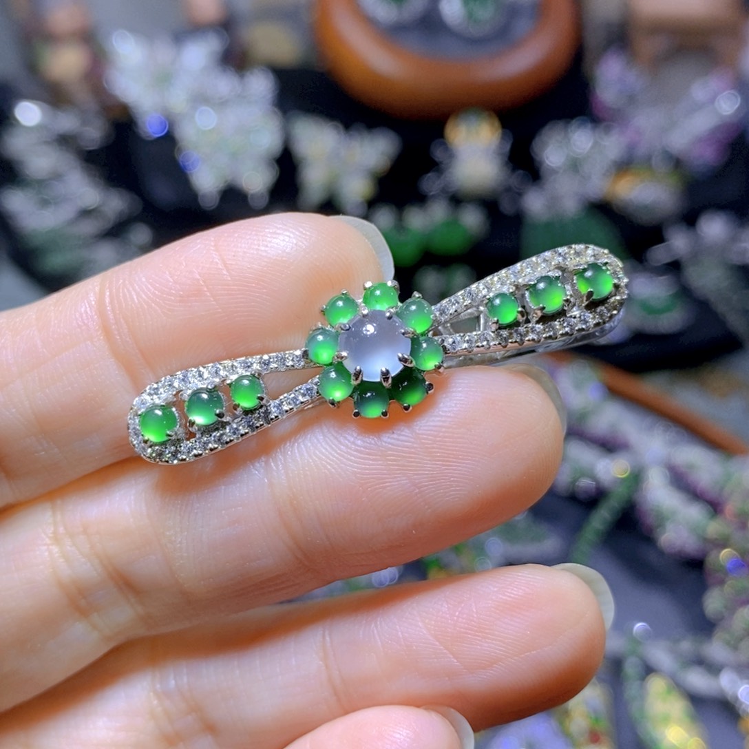 翡翠颈饰银S925镶嵌天然翡翠