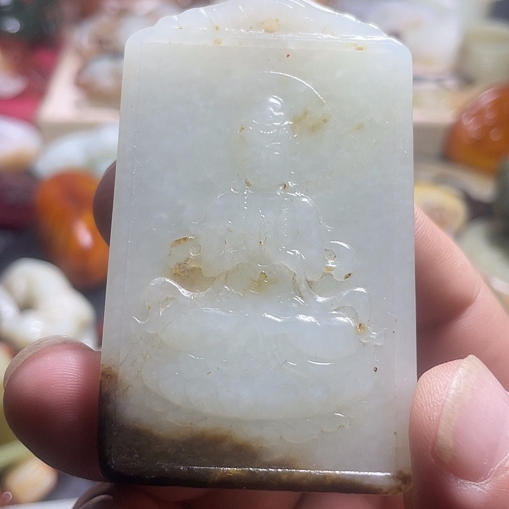 颈饰未镶嵌和田玉（糖玉）