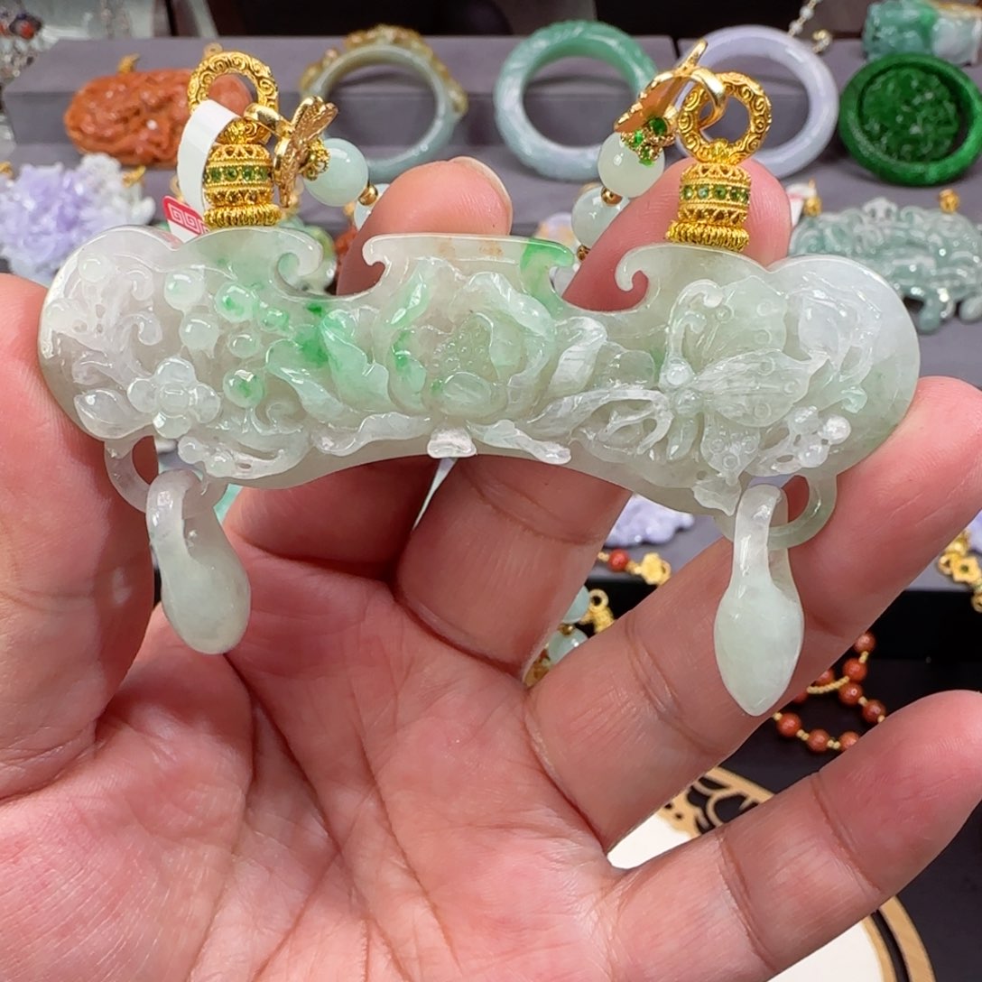 翡翠颈饰未镶嵌仿古