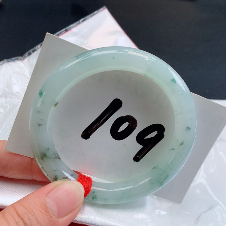 翡翠未镶嵌手镯正