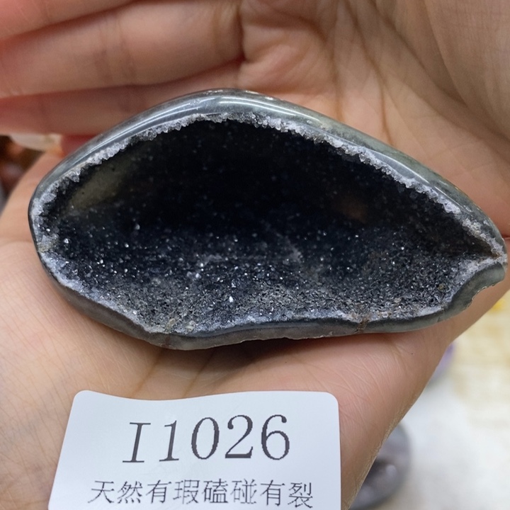 水晶大型摆件（非配饰）未镶嵌一****?