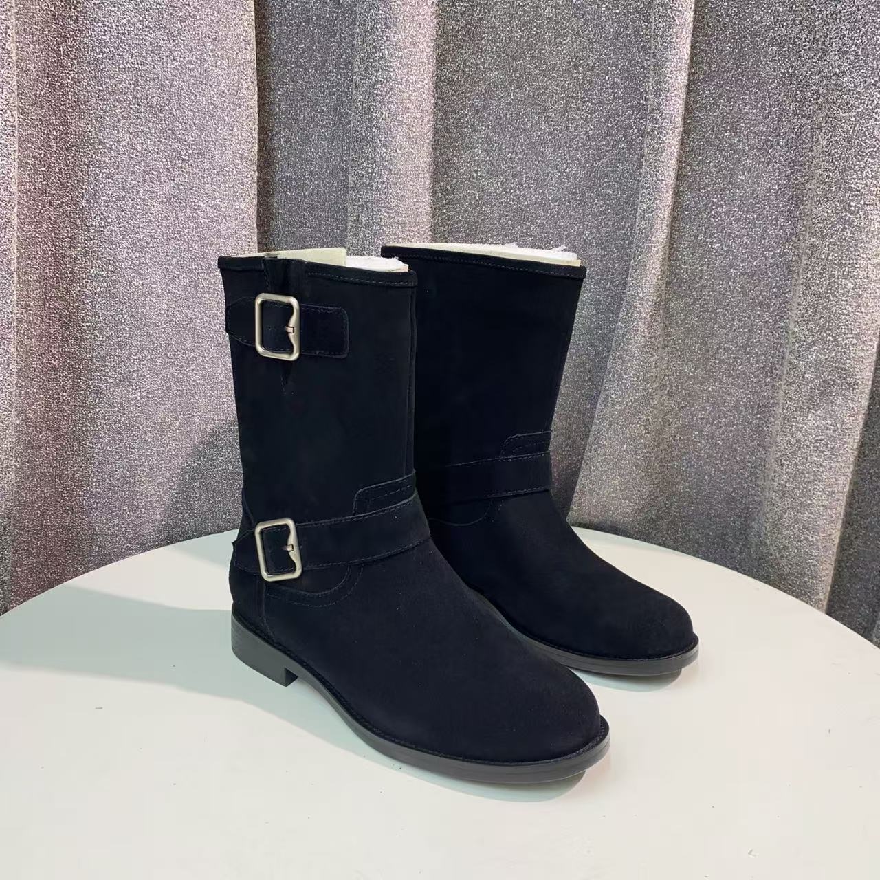 C2296 黑色 秋冬时尚舒适圆头女中筒烟筒靴 马丁靴