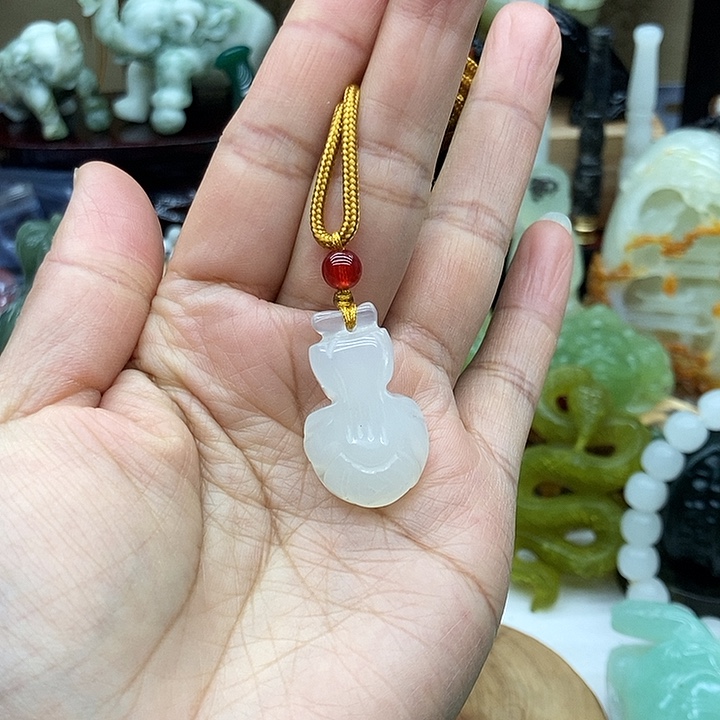 岫玉未镶嵌手把件