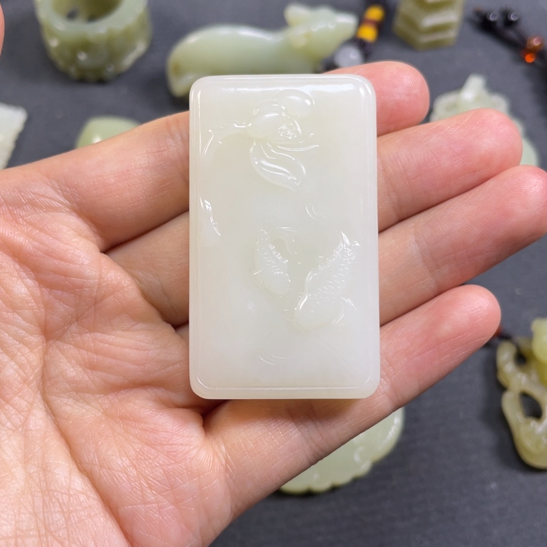 O***D和田玉未镶嵌颈饰