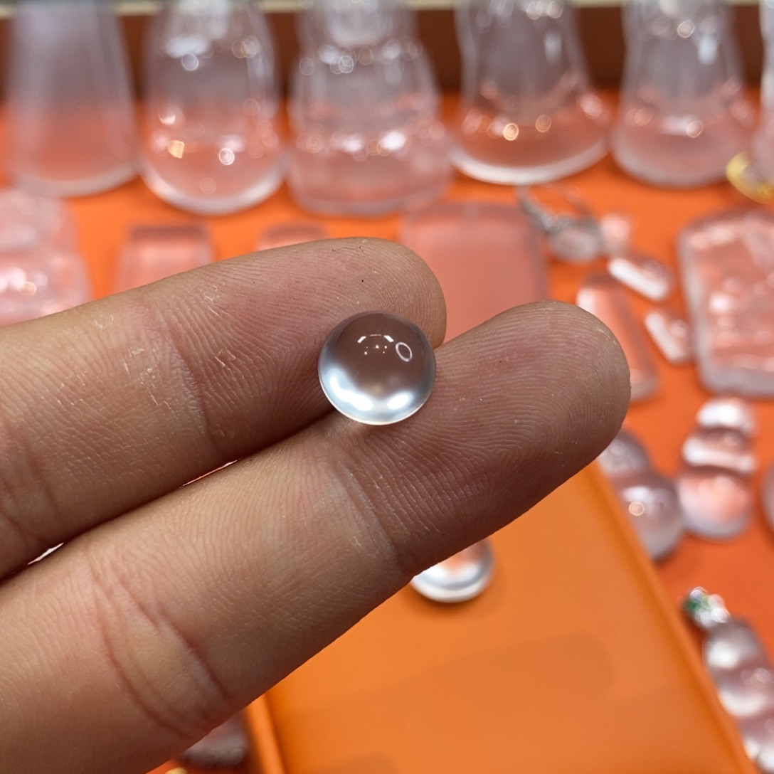 石英质玉吊坠未镶嵌