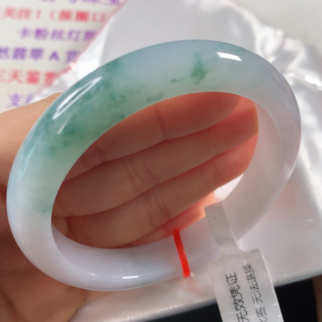 翡翠手镯未镶嵌 正圈①③①