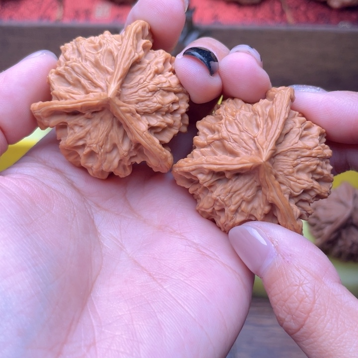 一***生吊坠桃核40盘山奔 411