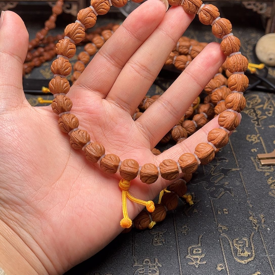 桃核吊坠玉龙手持