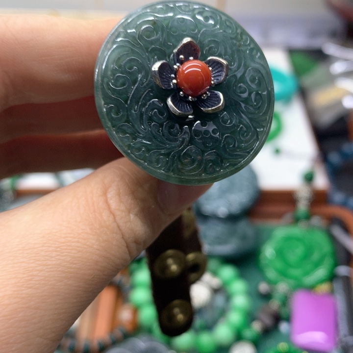 颈饰未镶嵌翡翠吊坠