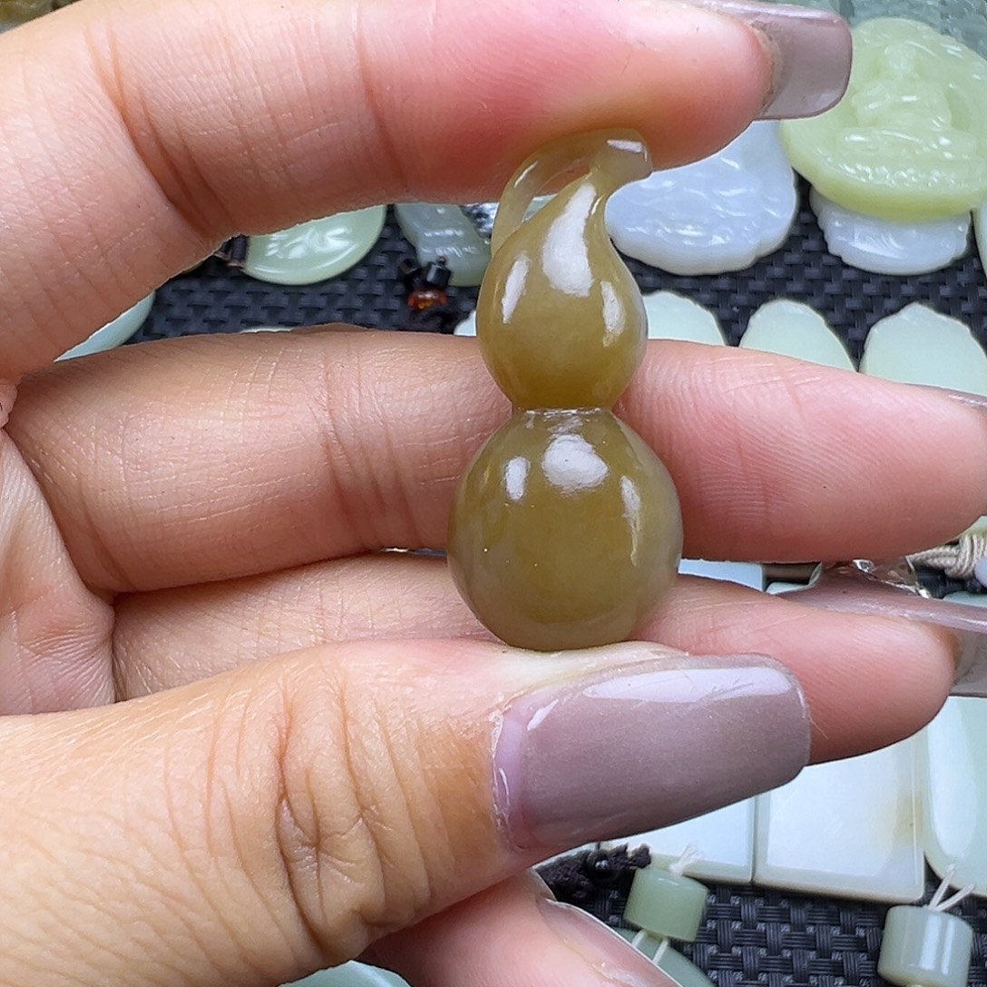 和田玉未镶嵌颈饰卡35福利）